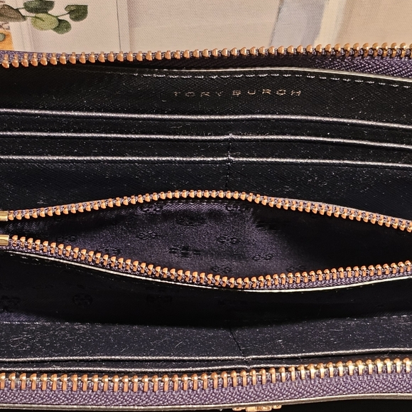 Tory Burch Robinson Saffiano  Leather Zipper Continental  Wallet - Picture 13 of 17